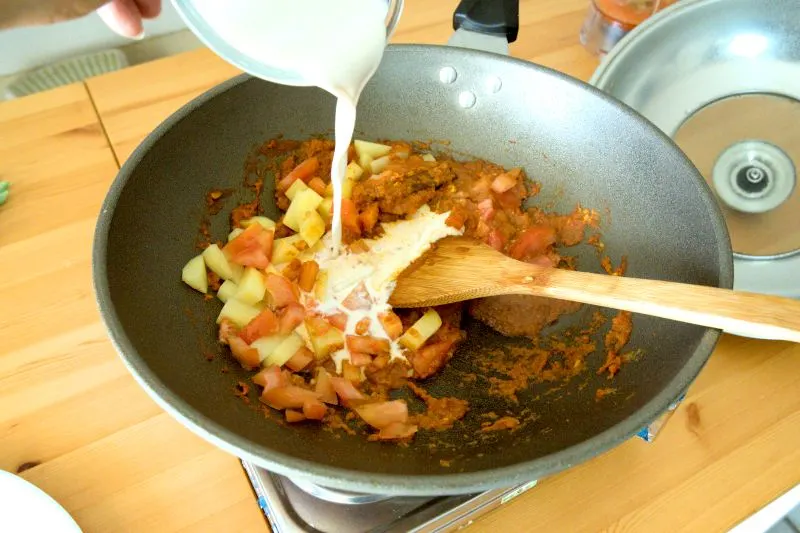 Burmese-Style Spiced Egg Curry with Coconut Milk