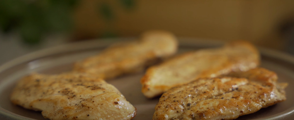 Sautéed Chicken Breast with Garlic-Mushroom Pan Sauce
