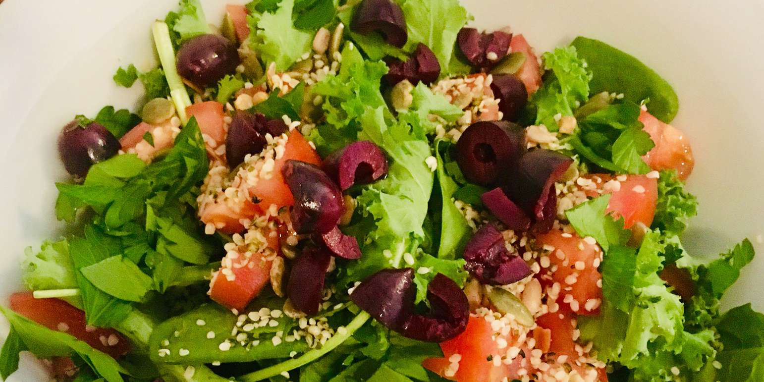 Spinach and Kale Salad with Equal Greens Ratio