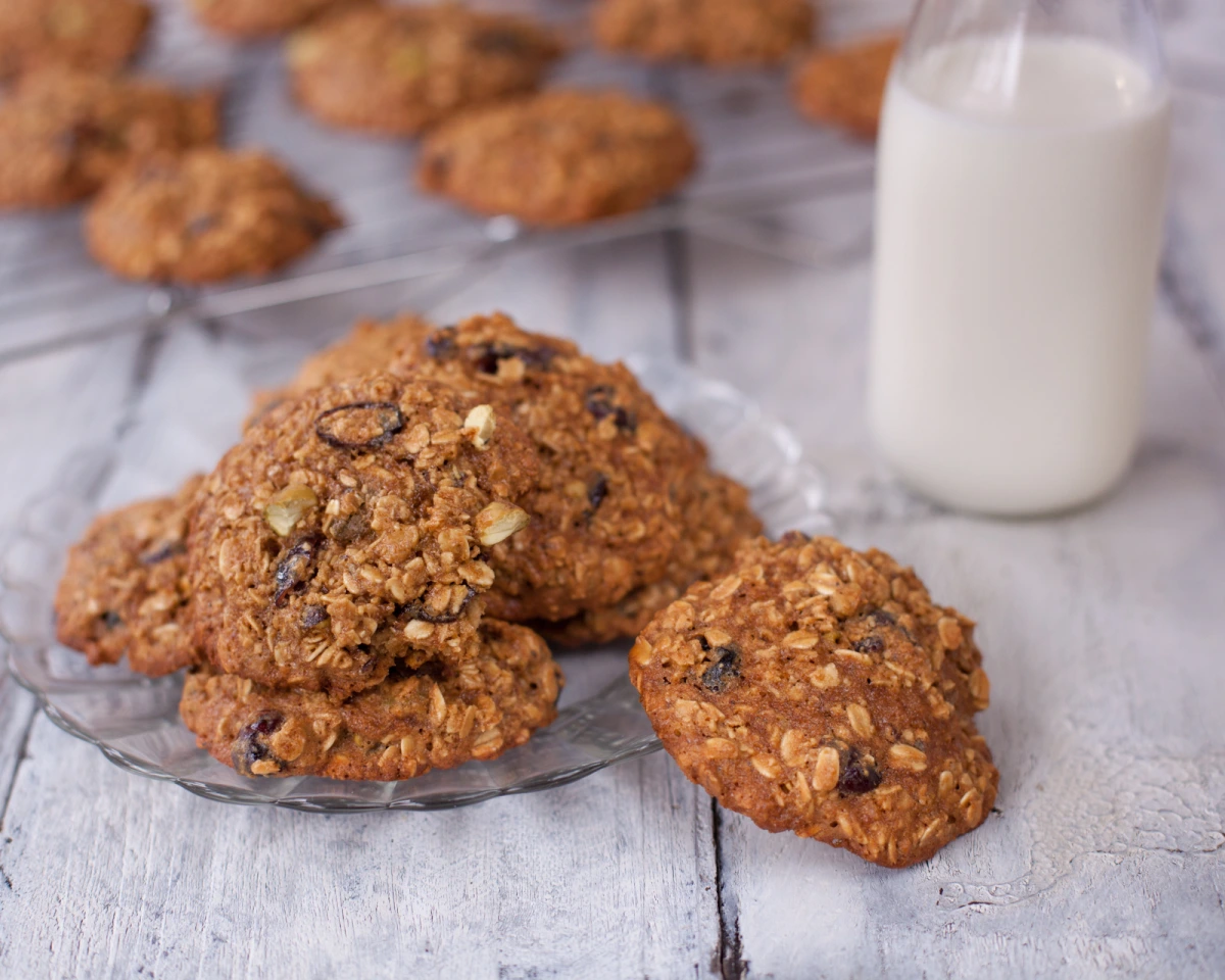 Honey-Sweetened Oatmeal Cookies