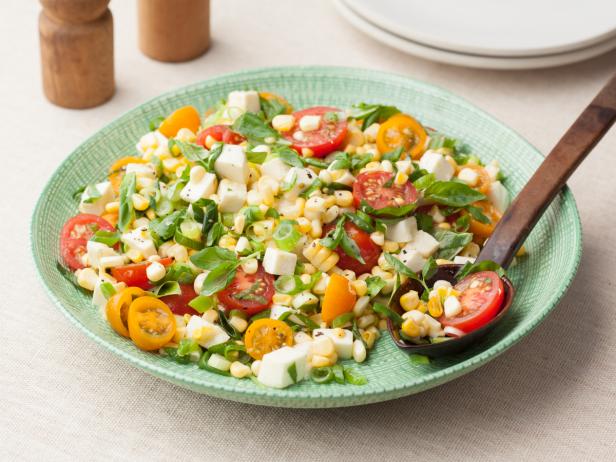 Fresh Tomato and Corn Salad with Dill Vinaigrette