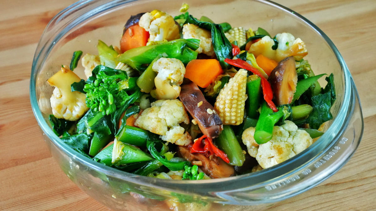 Thai Vegetable Stir-Fry with Tamarind Sauce