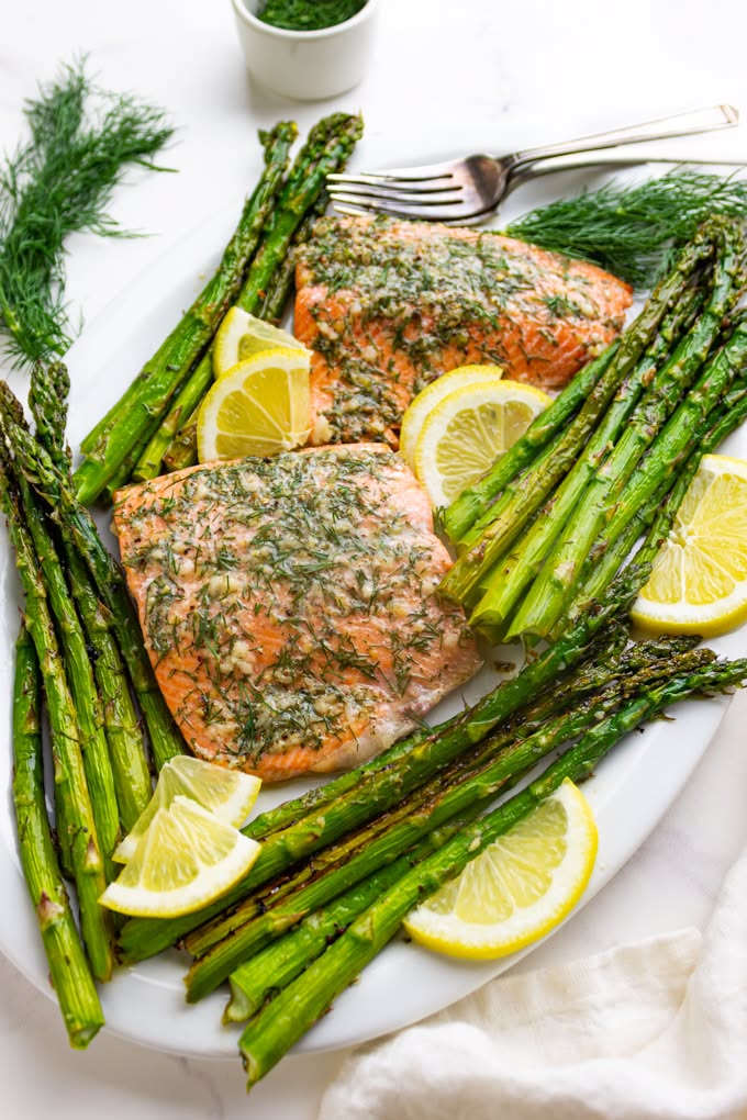 Pan-Seared Salmon with Roasted Asparagus and Lemon Dill
