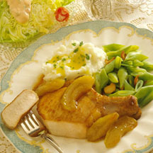 Maple-Glazed Pork Chops with Caramelized Apples