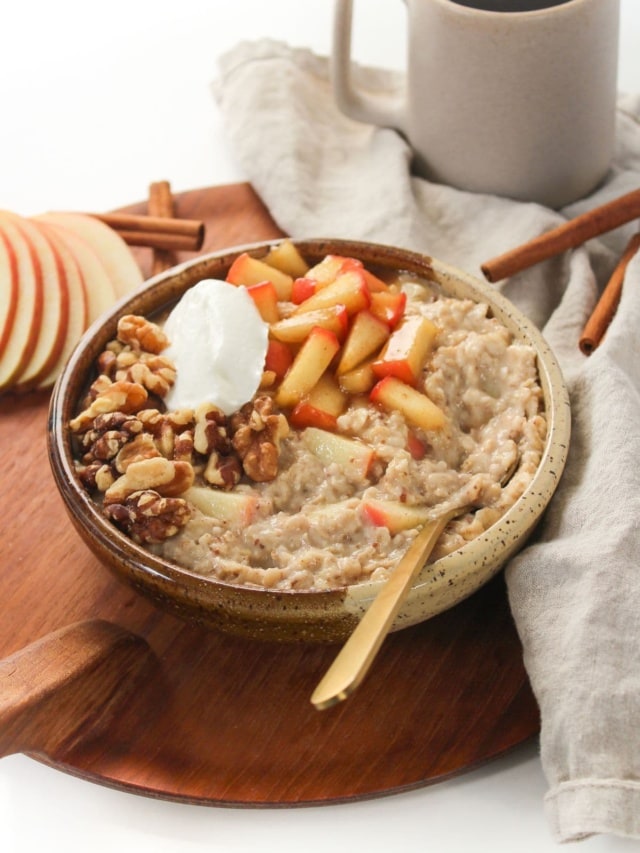 Cinnamon Apple Stovetop Oatmeal