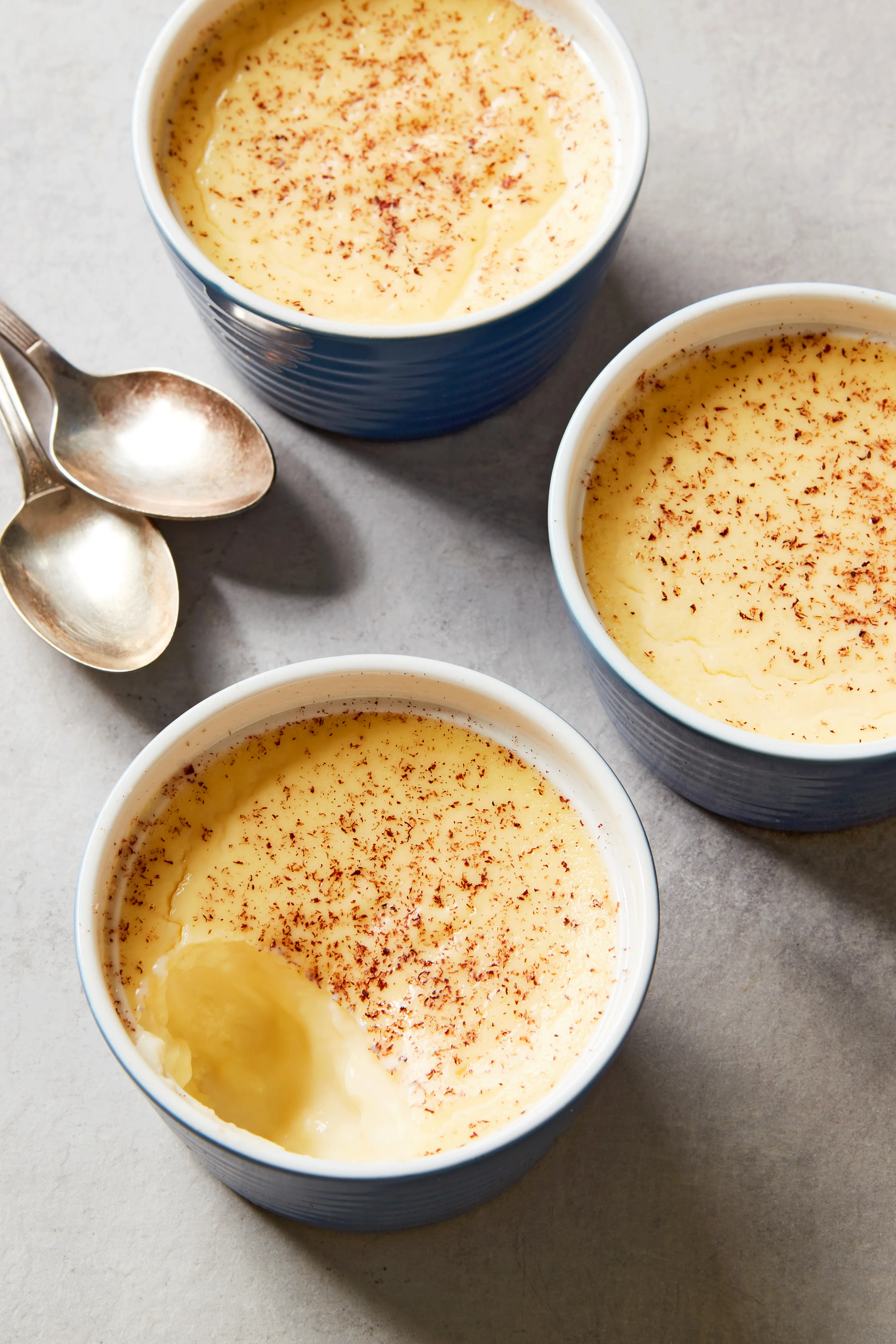 Egg Custard Buns with Crisp Edges