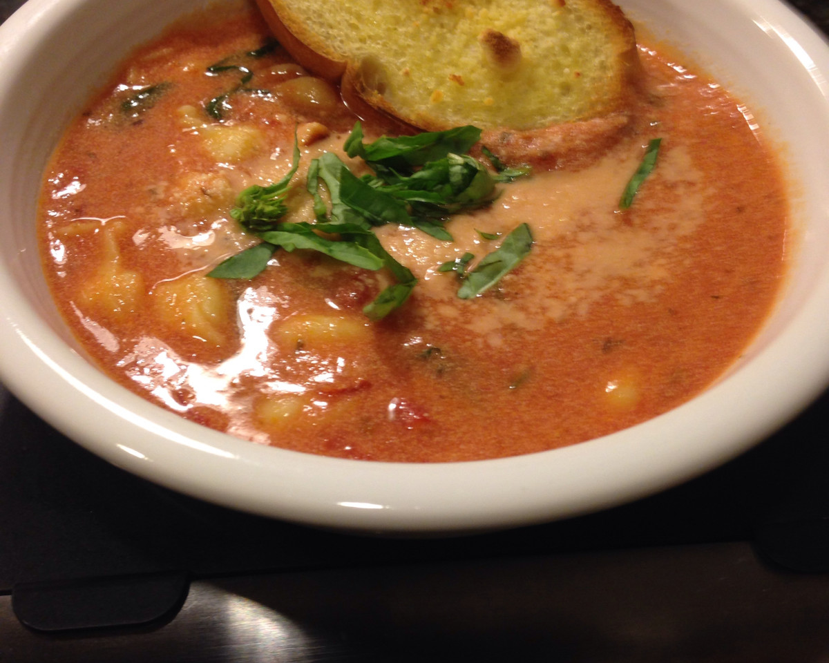 Retro Comfort Tomato Basil Soup