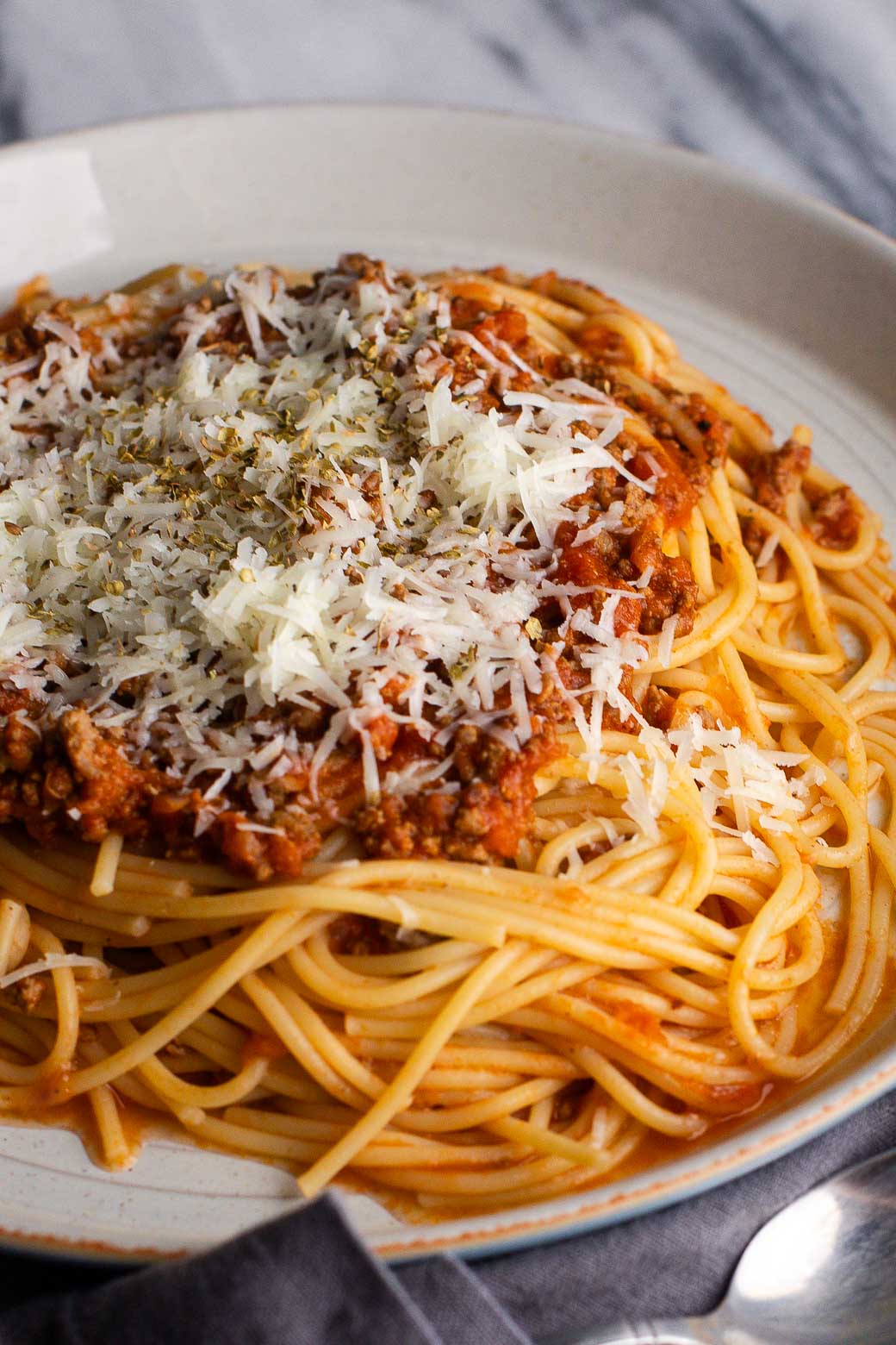 Spaghetti with Ground Beef and Tomato Basil Sauce