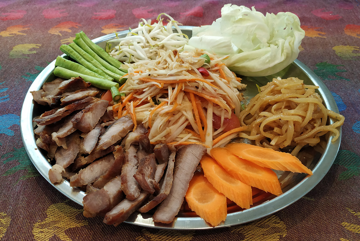 Grilled Pork and Green Papaya Salad with Lime Dressing