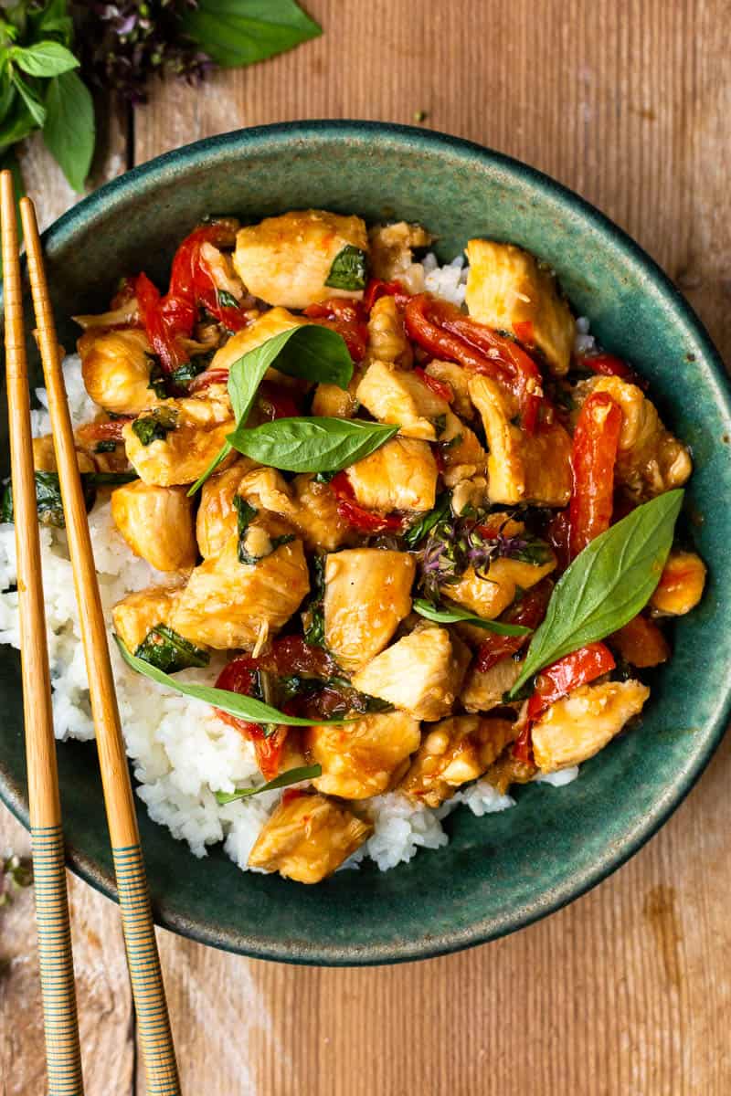 Stir-Fried Basil Chicken with Eggs