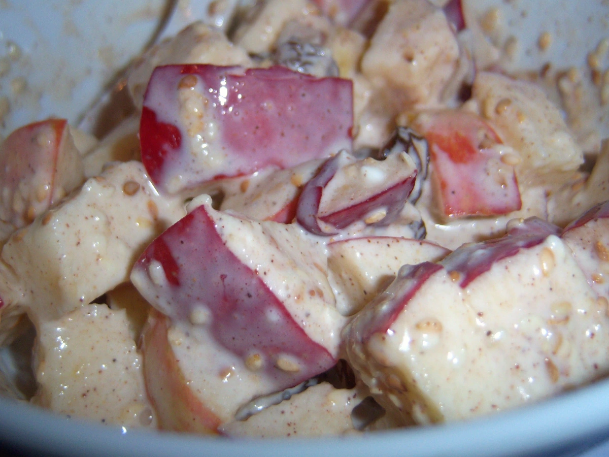 Most Crunchy Apple and Cinnamon Salad