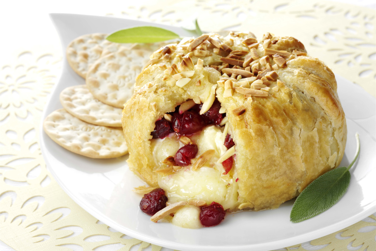 Brie and Cranberry-Orange Spread with Toasted Almonds