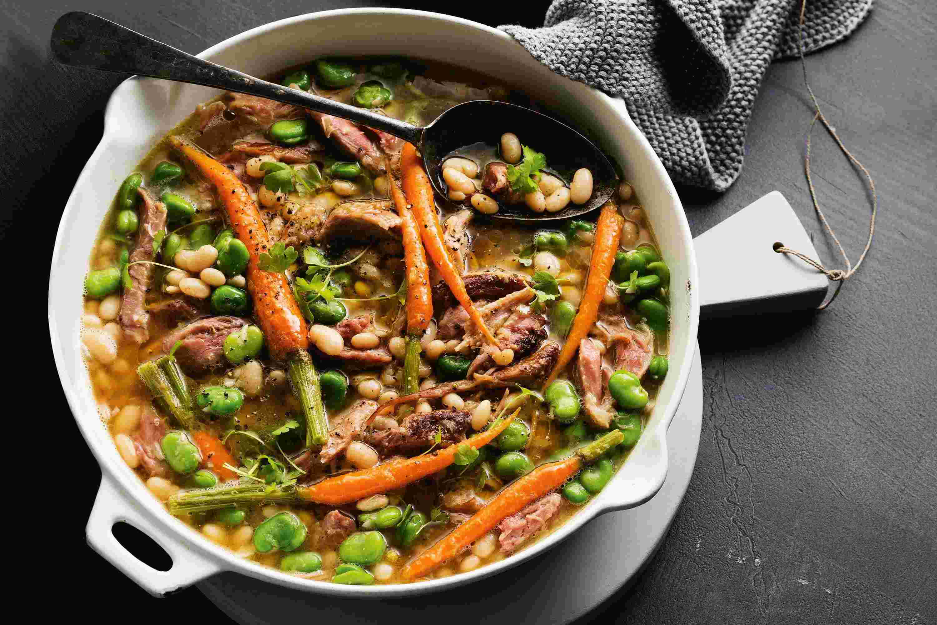 Black-Eyed Peas and Ham Hock Stew