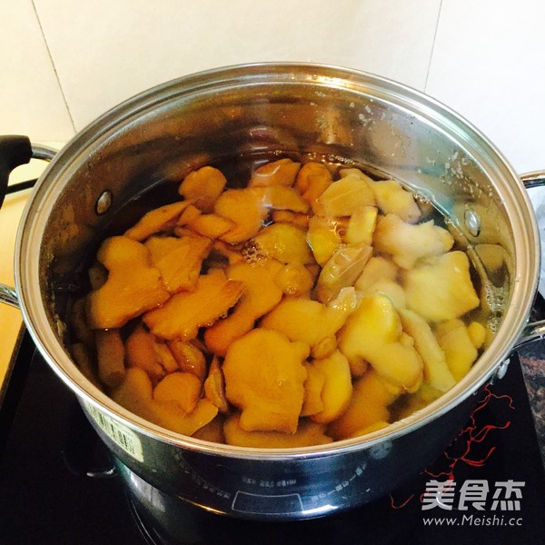 Fried Pork Knuckles with Garlic Vinegar Sauce