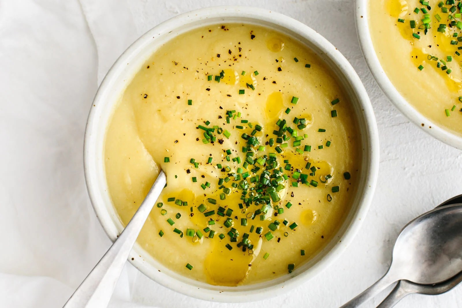 Slow-Simmered Potato and Leek Soup with Fresh Thyme