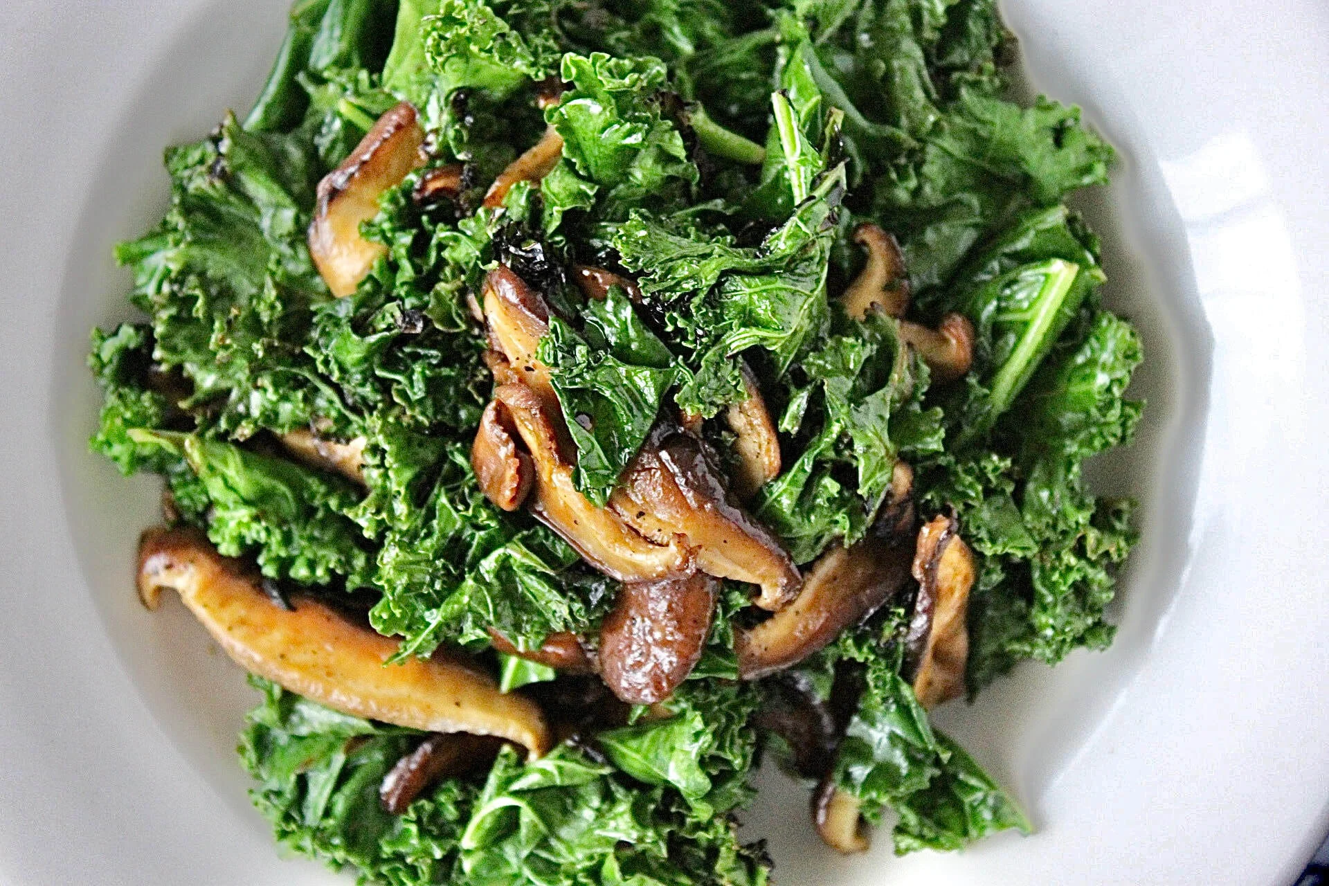 Sautéed Kale and Shiitake Mushrooms with Walnuts