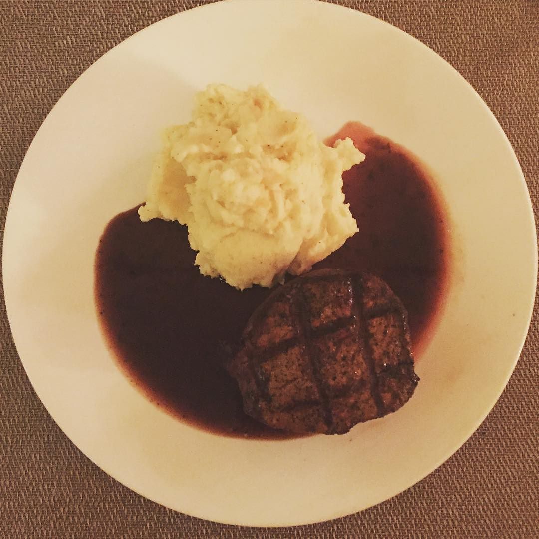 Seared Filet Mignon with Red Wine and Dark Chocolate Reduction
