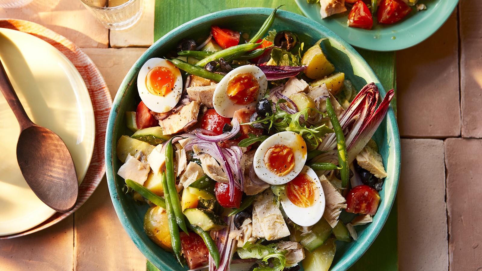 Rustic Niçoise Salad with Tuna, Anchovies, and Lemon Vinaigrette