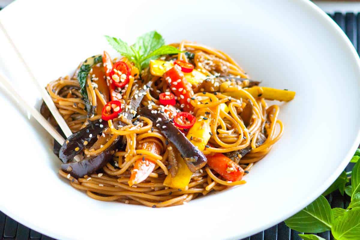 Soy-Ginger Stir Fry Spaghetti with Toasted Sesame