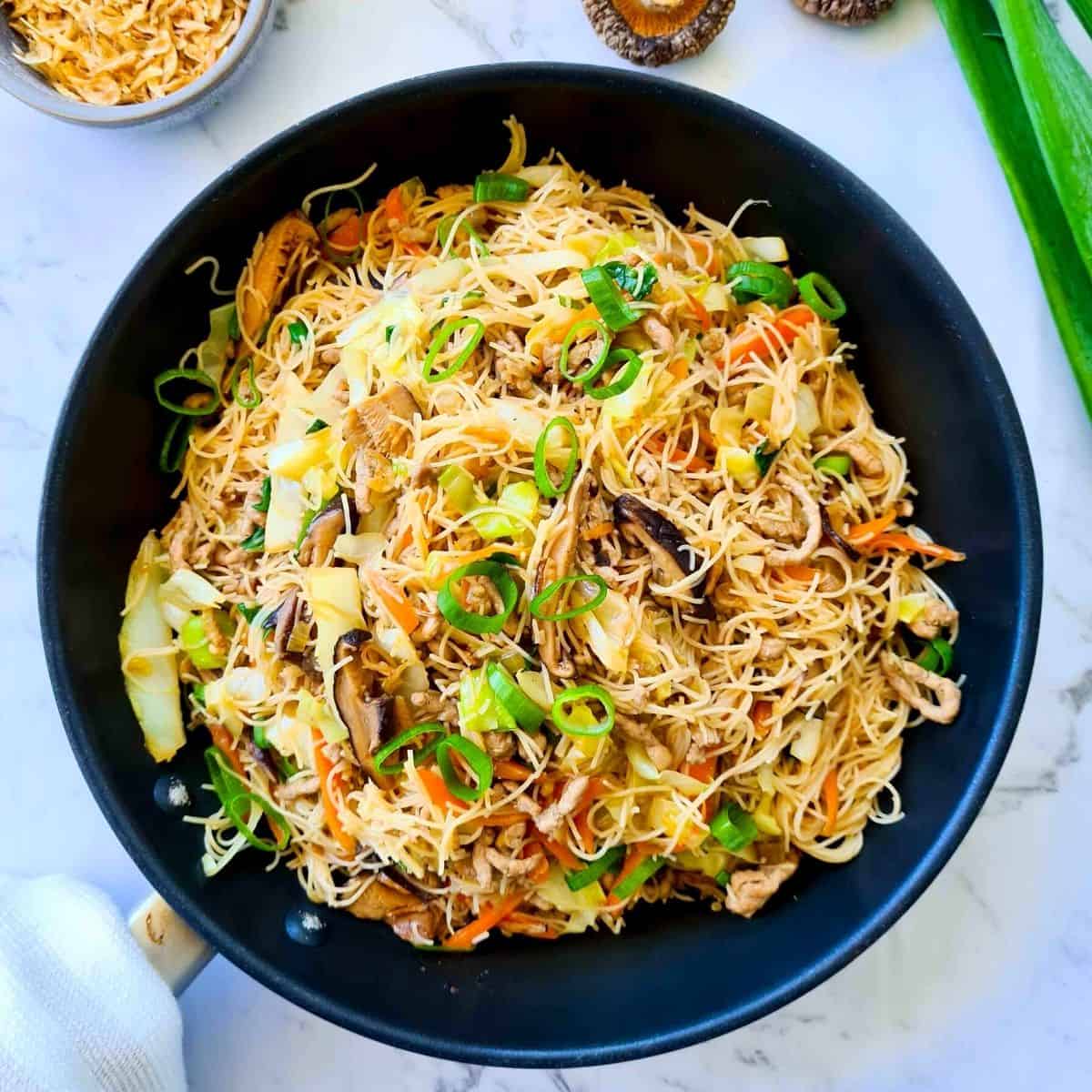 Fujian Style Stir-Fried Rice Vermicelli with Shiitake and Dried Shrimp