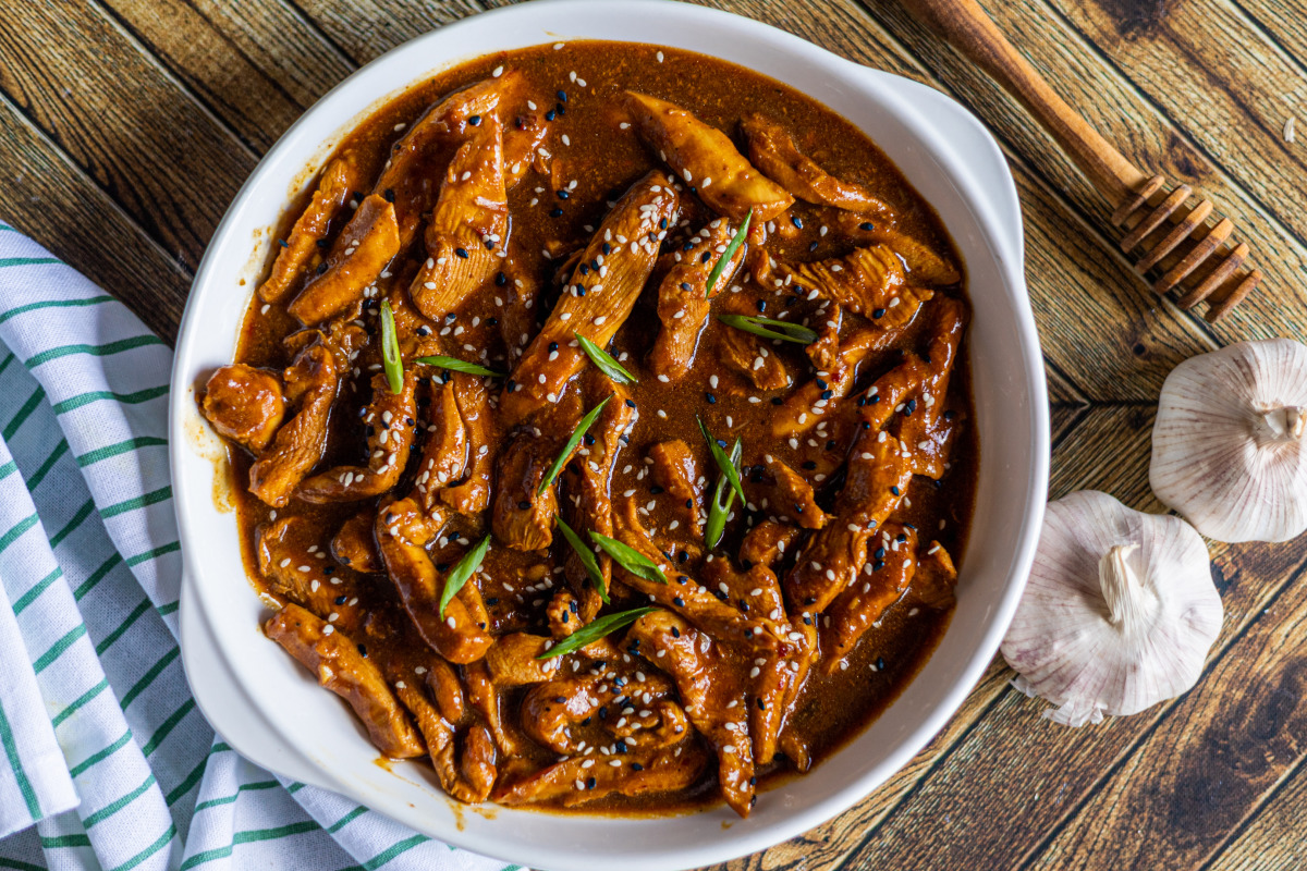Layered Stir-Fried Chicken with Garlic and Scallions