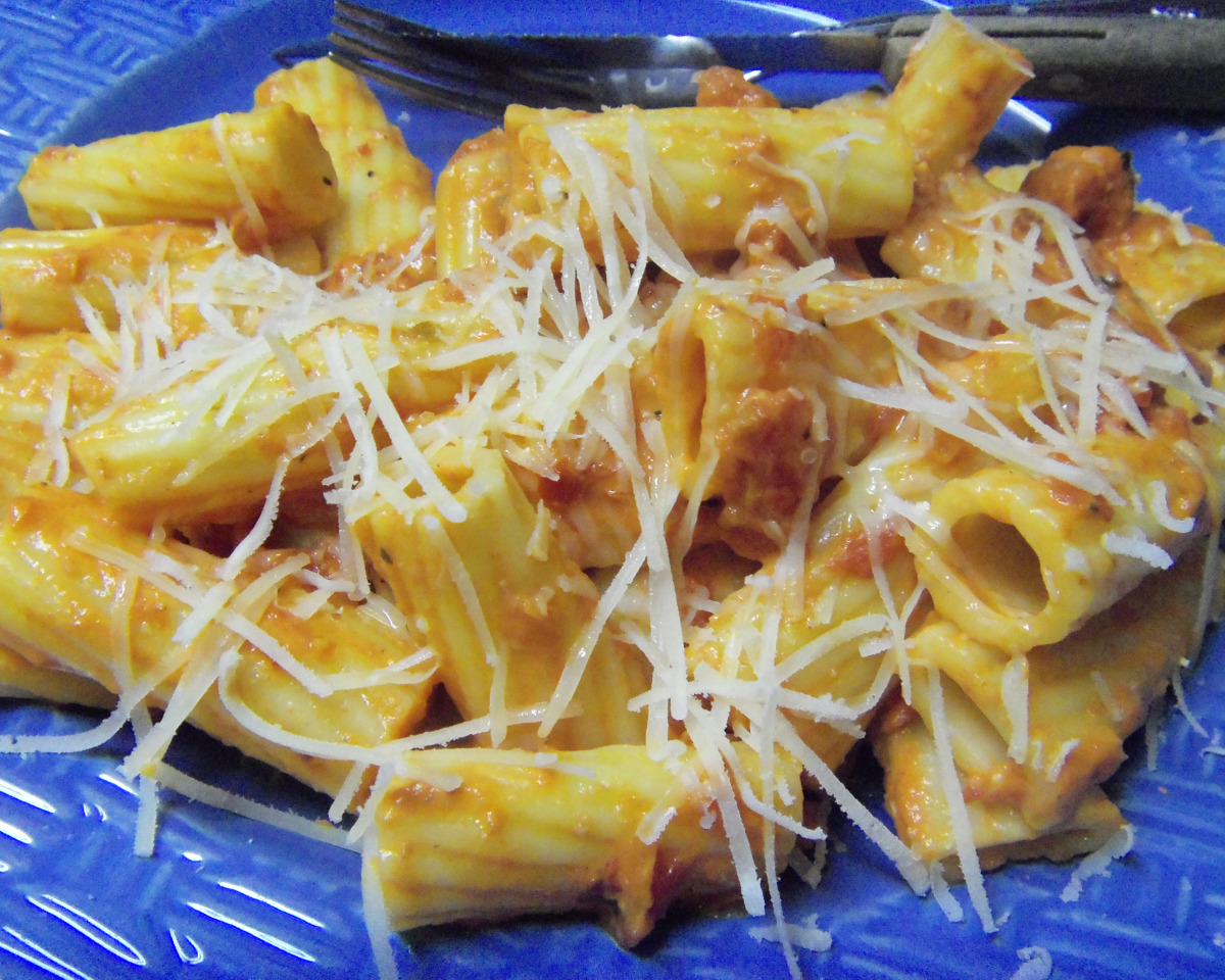 Italian Oven-Baked Rigatoni with Sundried Tomato Cream Sauce