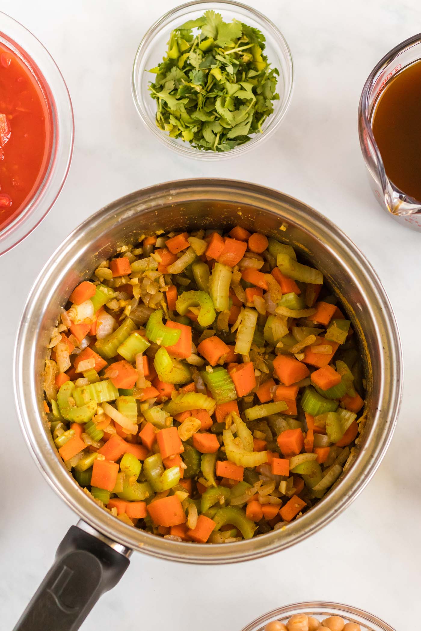 One-Pot Mediterranean Chickpea and Quinoa Stew