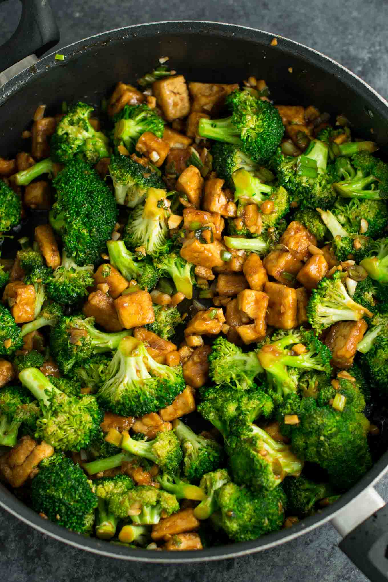 Garlic Ginger Stir-Fried Tofu with Broccoli