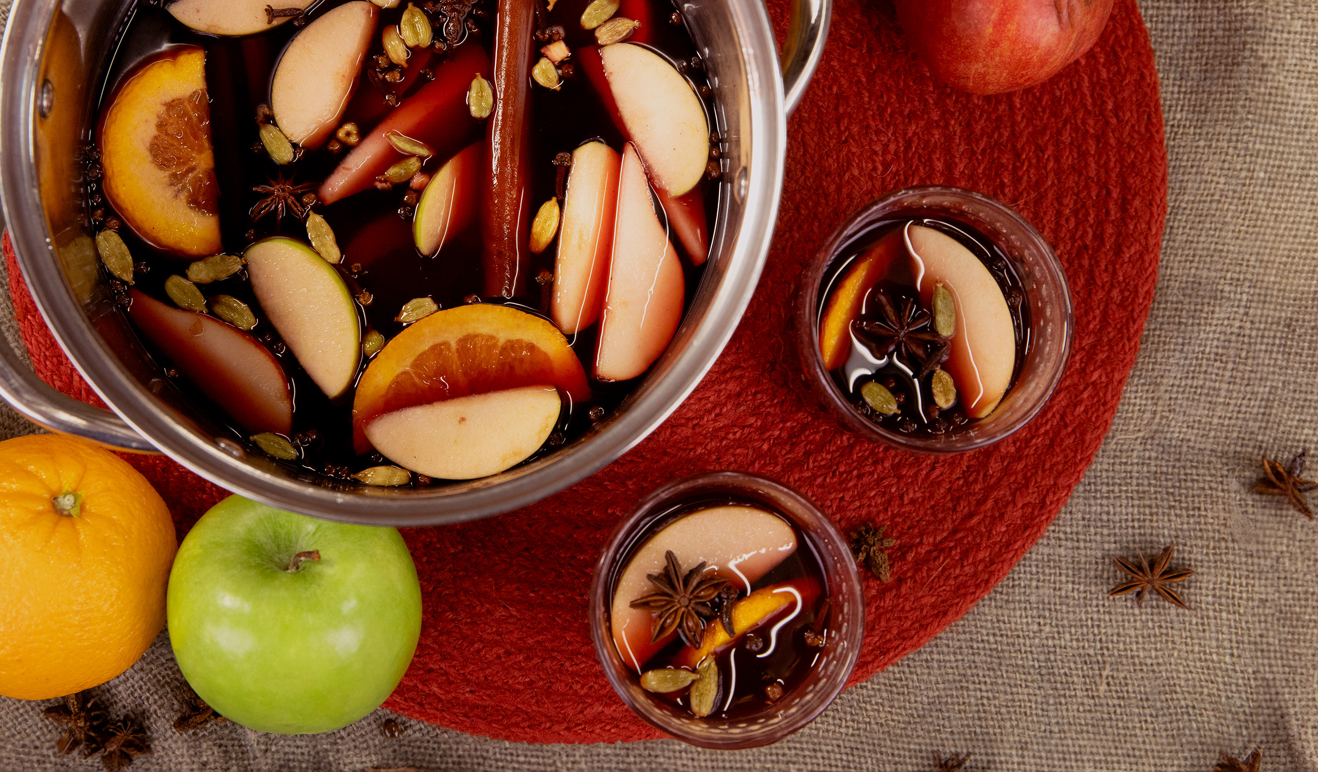 Spiced Orange and Clove Mulled Red Wine