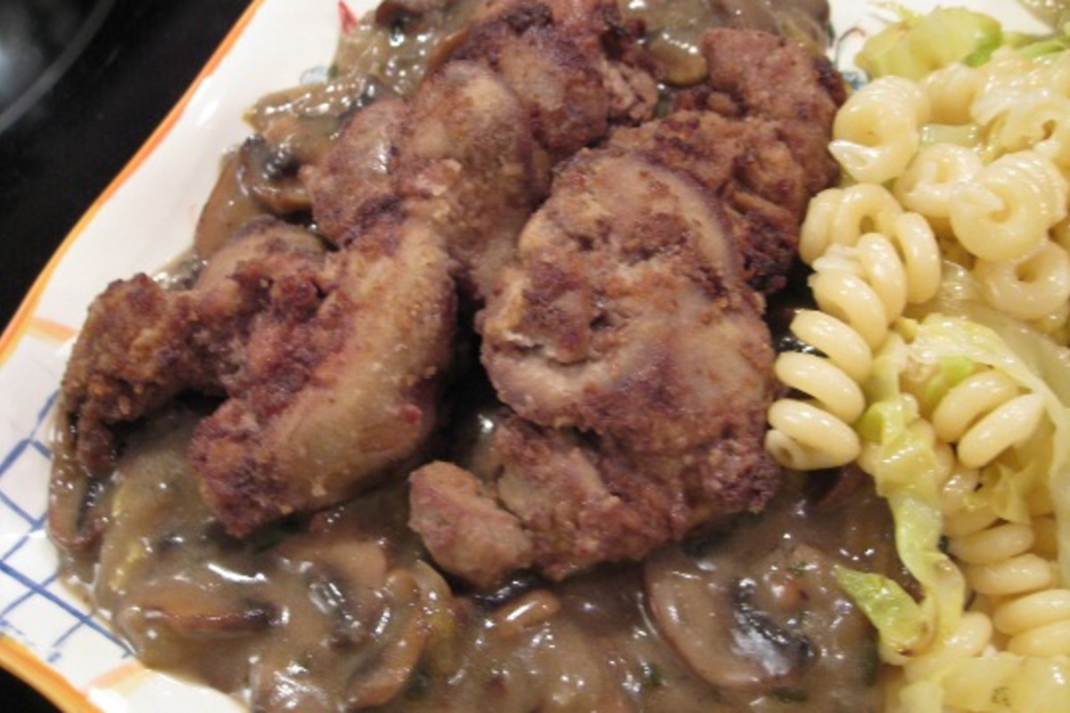 Pan-Seared Chicken Livers with Sautéed Garlic Spinach