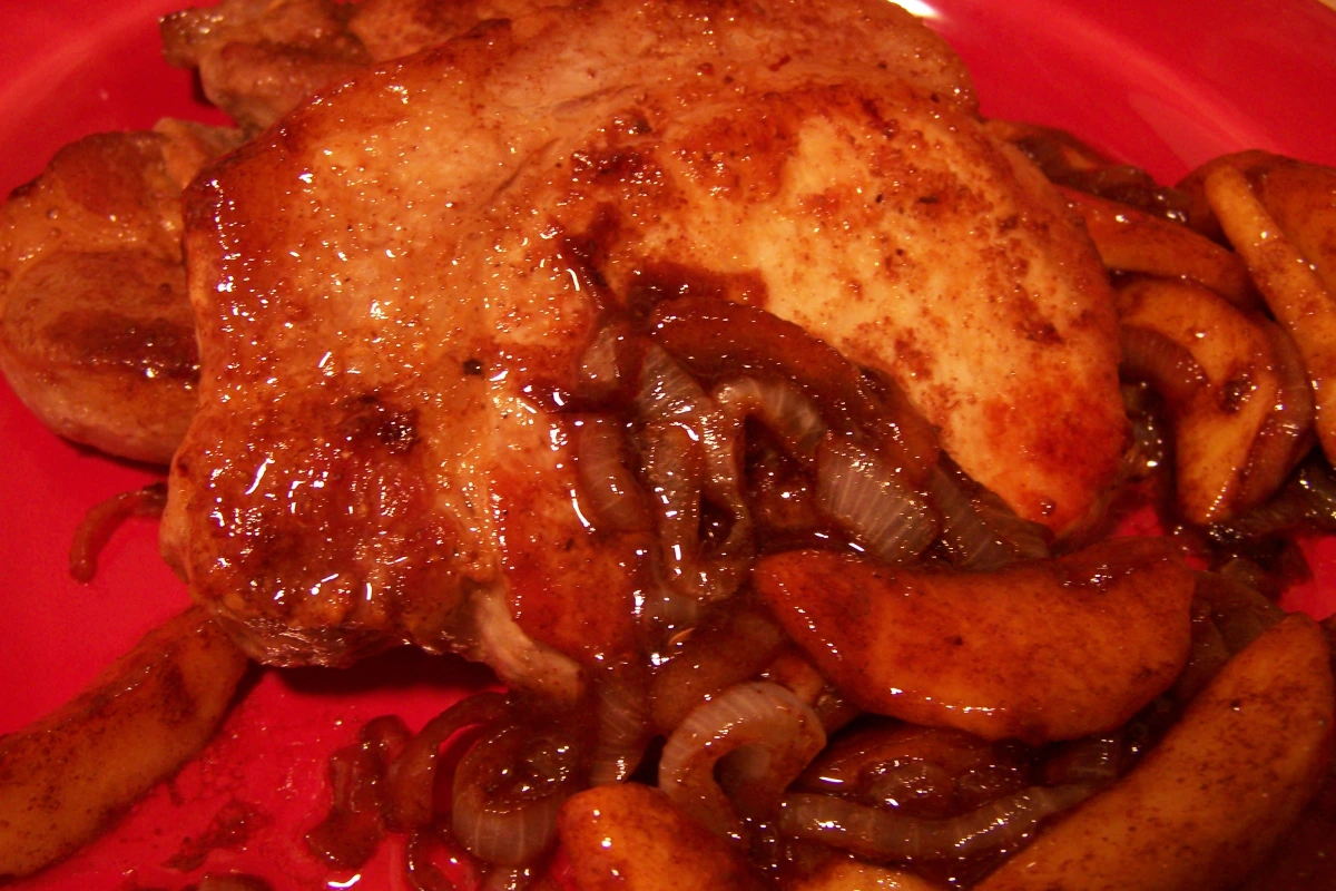 Pan-Roasted Pork Chops with Apple-Onion Compote