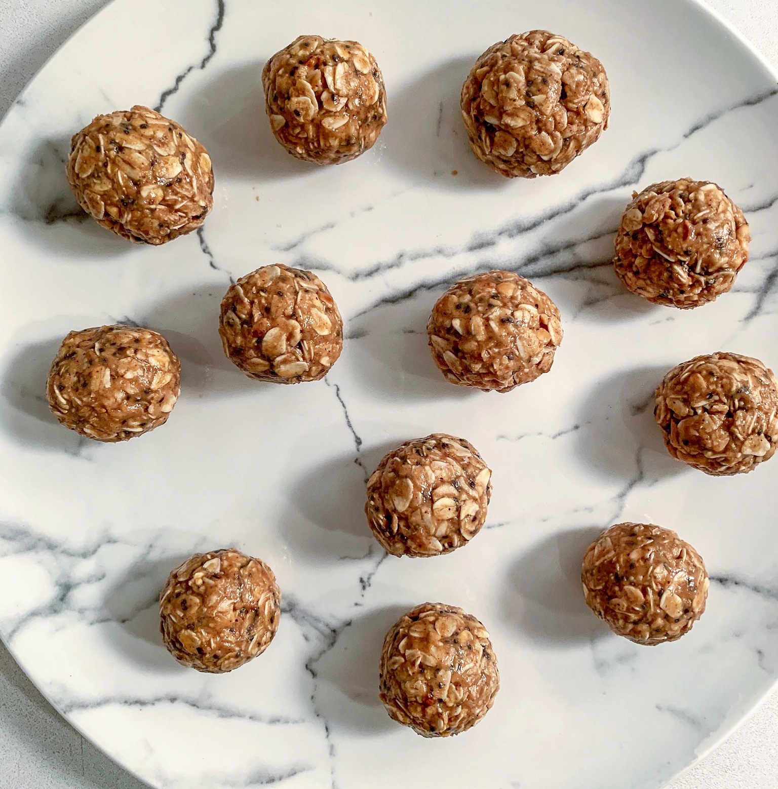 Instant Oatmeal Energy Bites with Peanut Butter and Chia Seeds