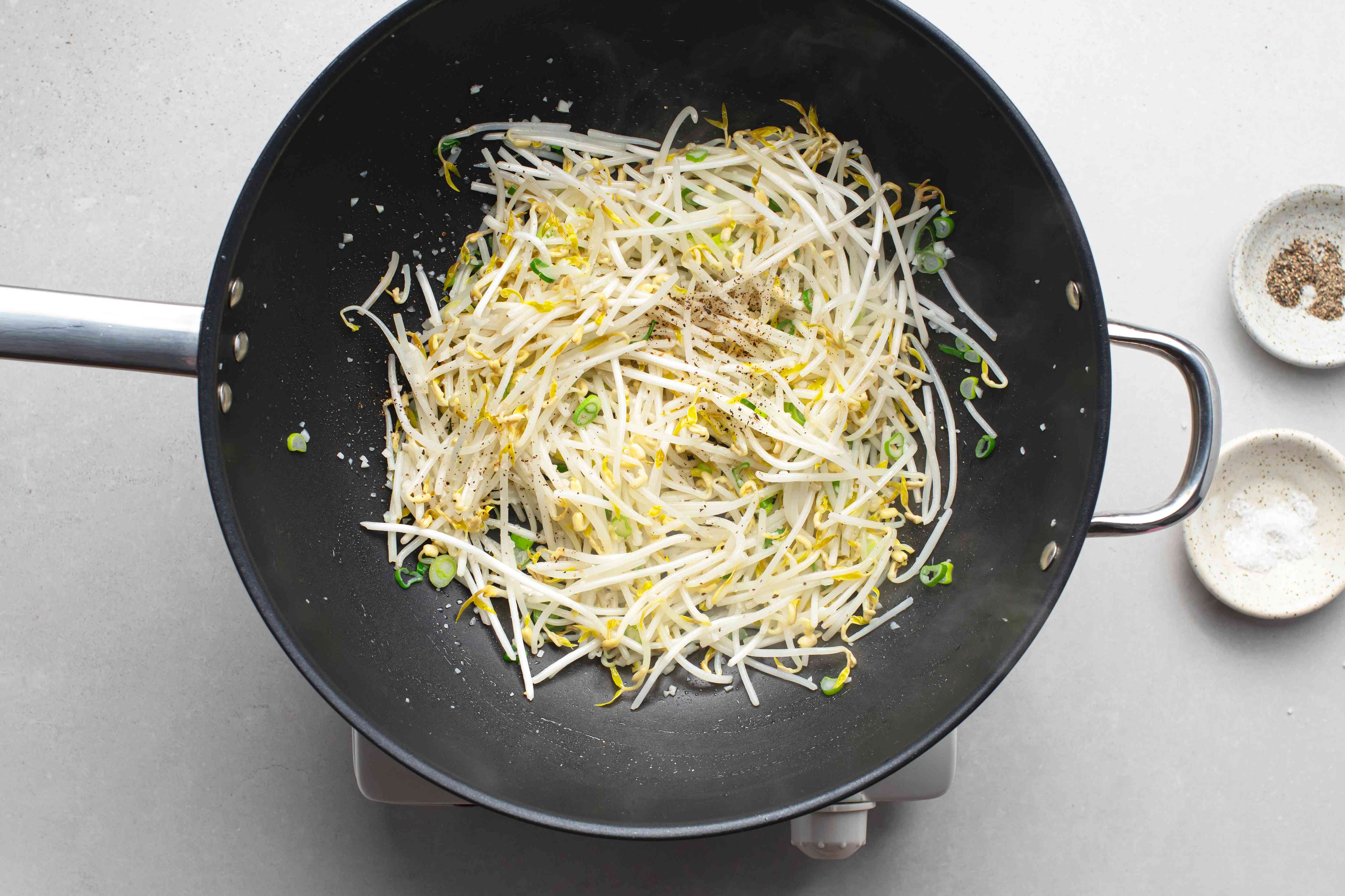 Stir-Fried Mung Bean Sprouts with Garlic and Soy