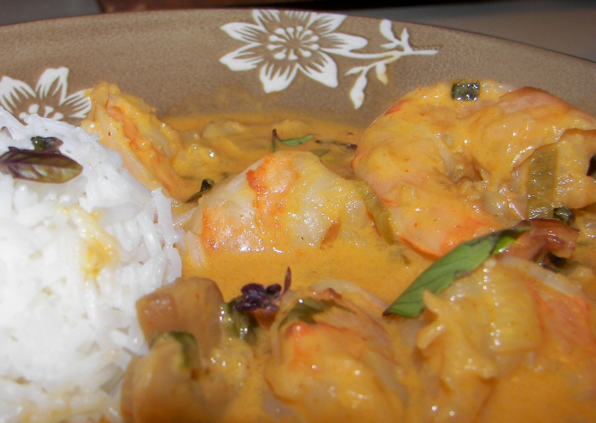 Thai-Inspired Shrimp and Vegetable Stir-Fry