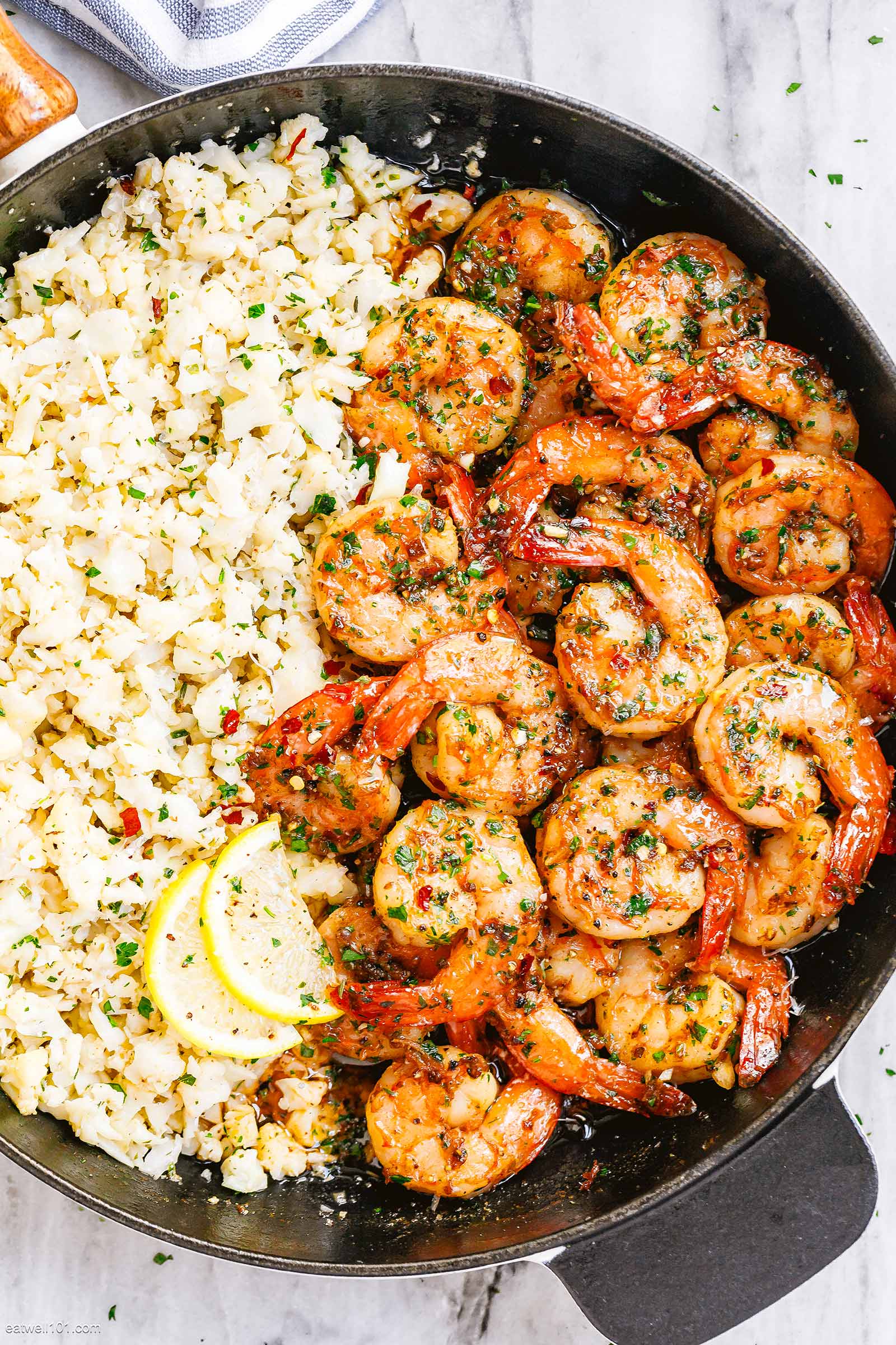 Sautéed Shrimp with Garlic and Spinach over Cauliflower Rice