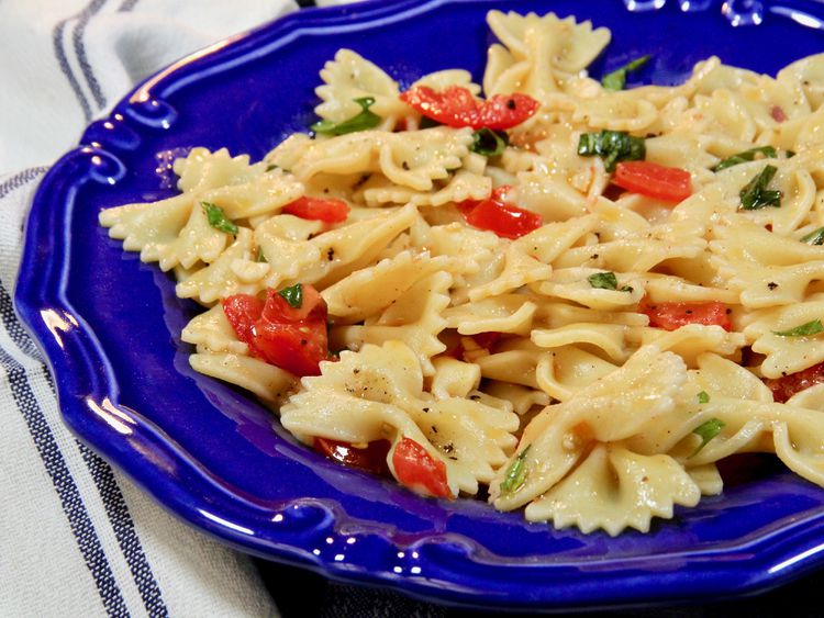 Sun-Dried Tomato and Basil Pasta with Olive Oil Emulsion