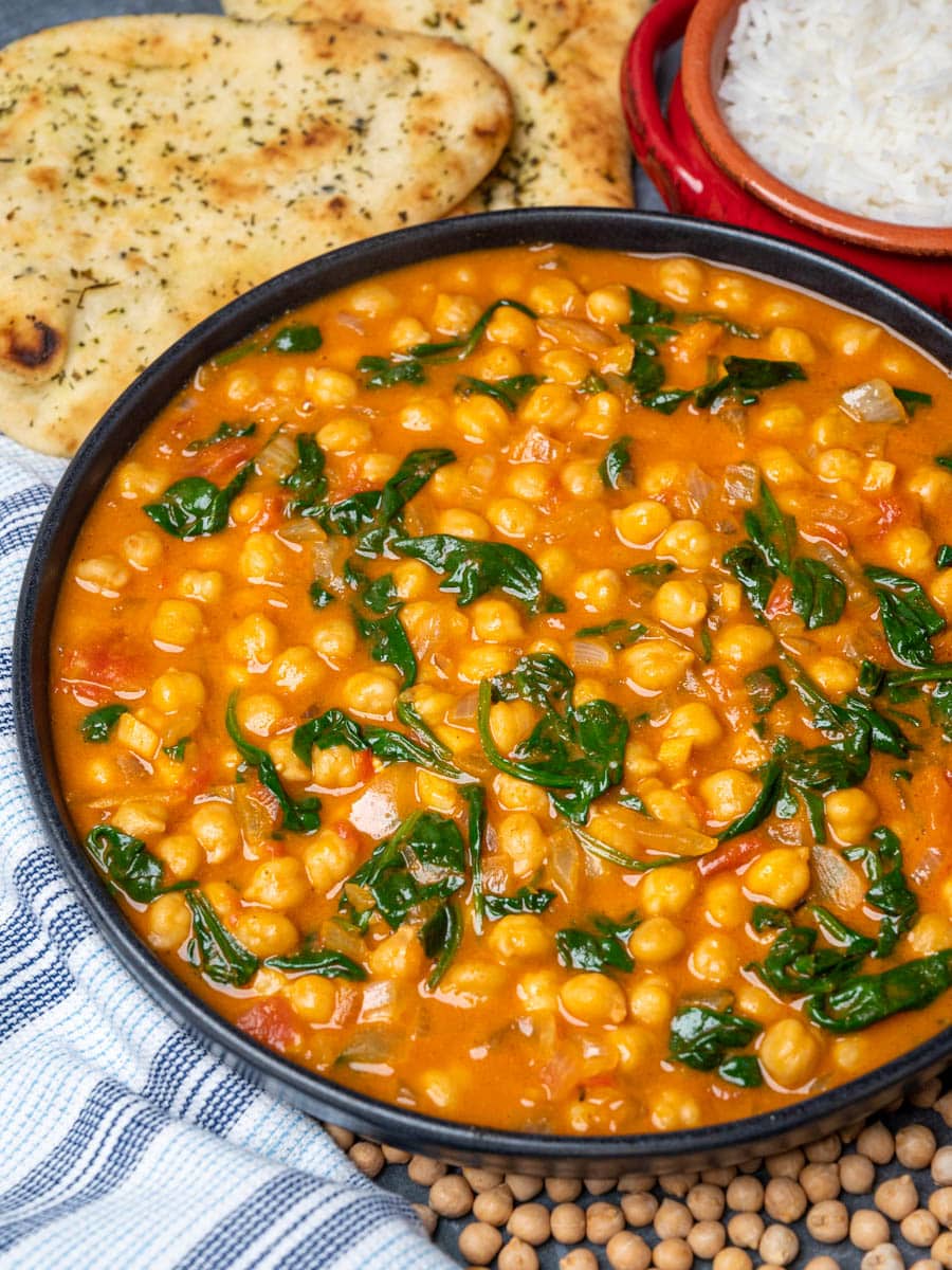 Homemade Vegan Chickpea and Spinach Curry