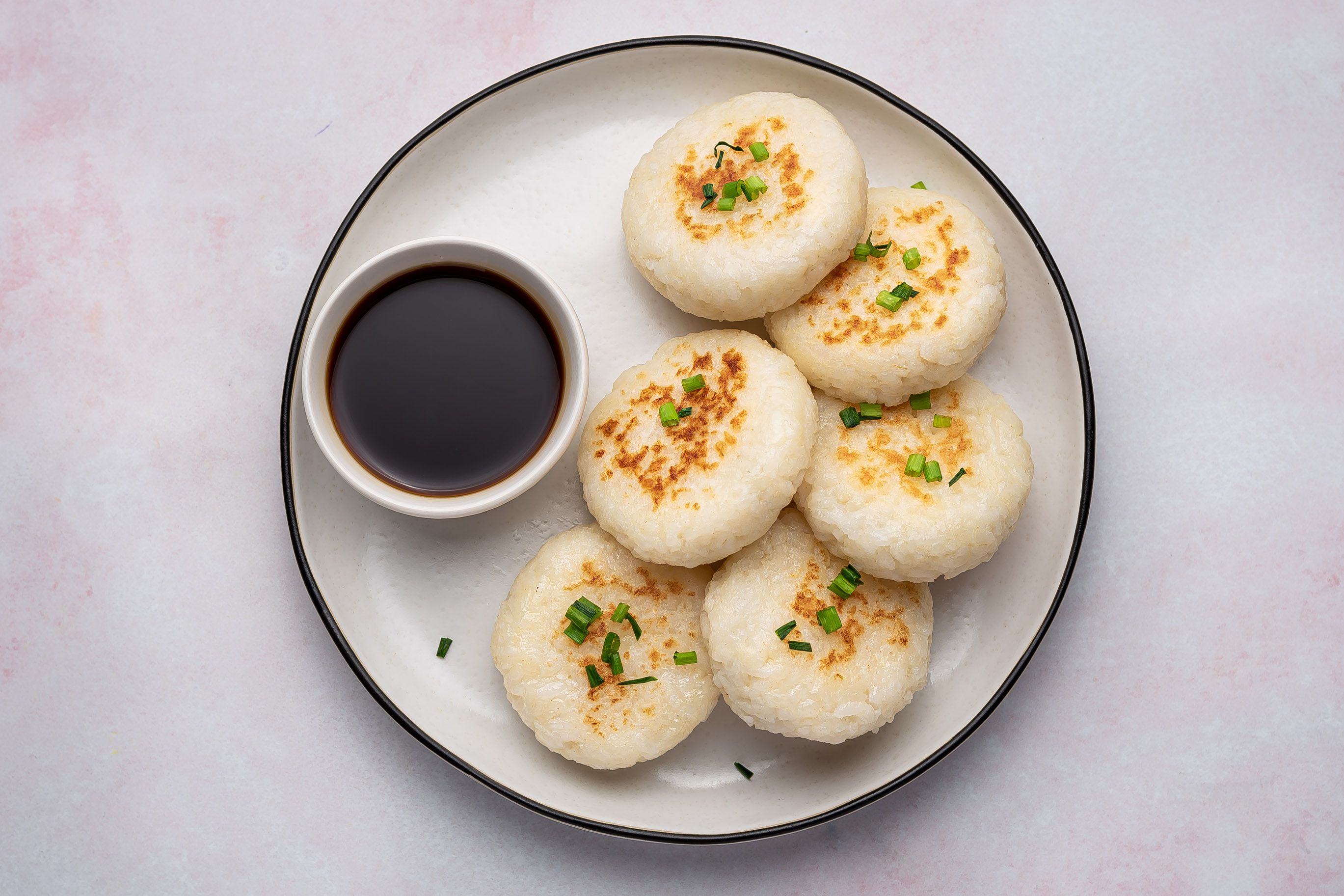 Pan-Fried Vietnamese Rice Cakes with Scallion Oil