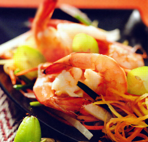Spicy Papaya Salad with Roasted Peanuts and Dried Shrimp