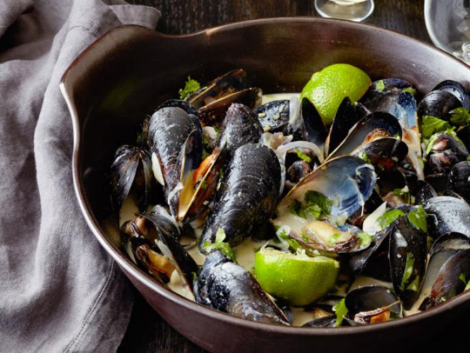 Coconut Curry Mussels with Lemongrass and Kaffir Lime