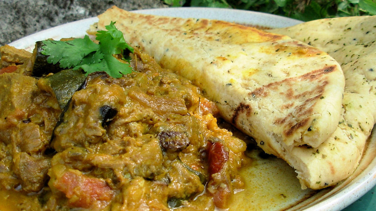 Slow-Cooked Kashmiri Lamb Rogan Josh with Aromatic Spices