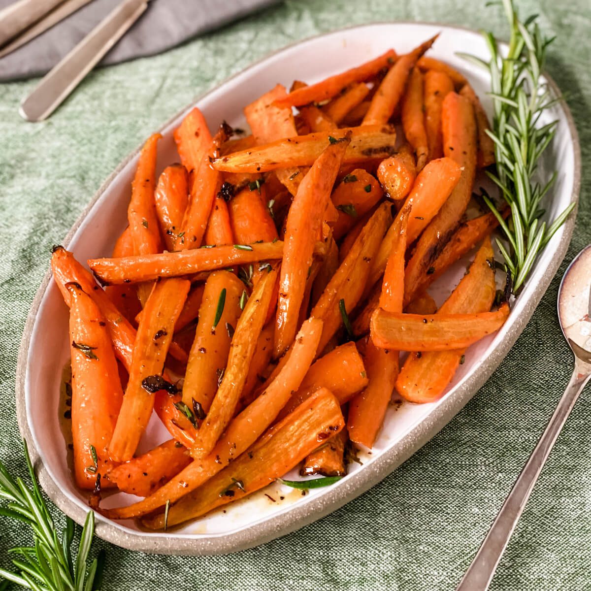 Rosemary and Honey Glazed Roasted Carrots
