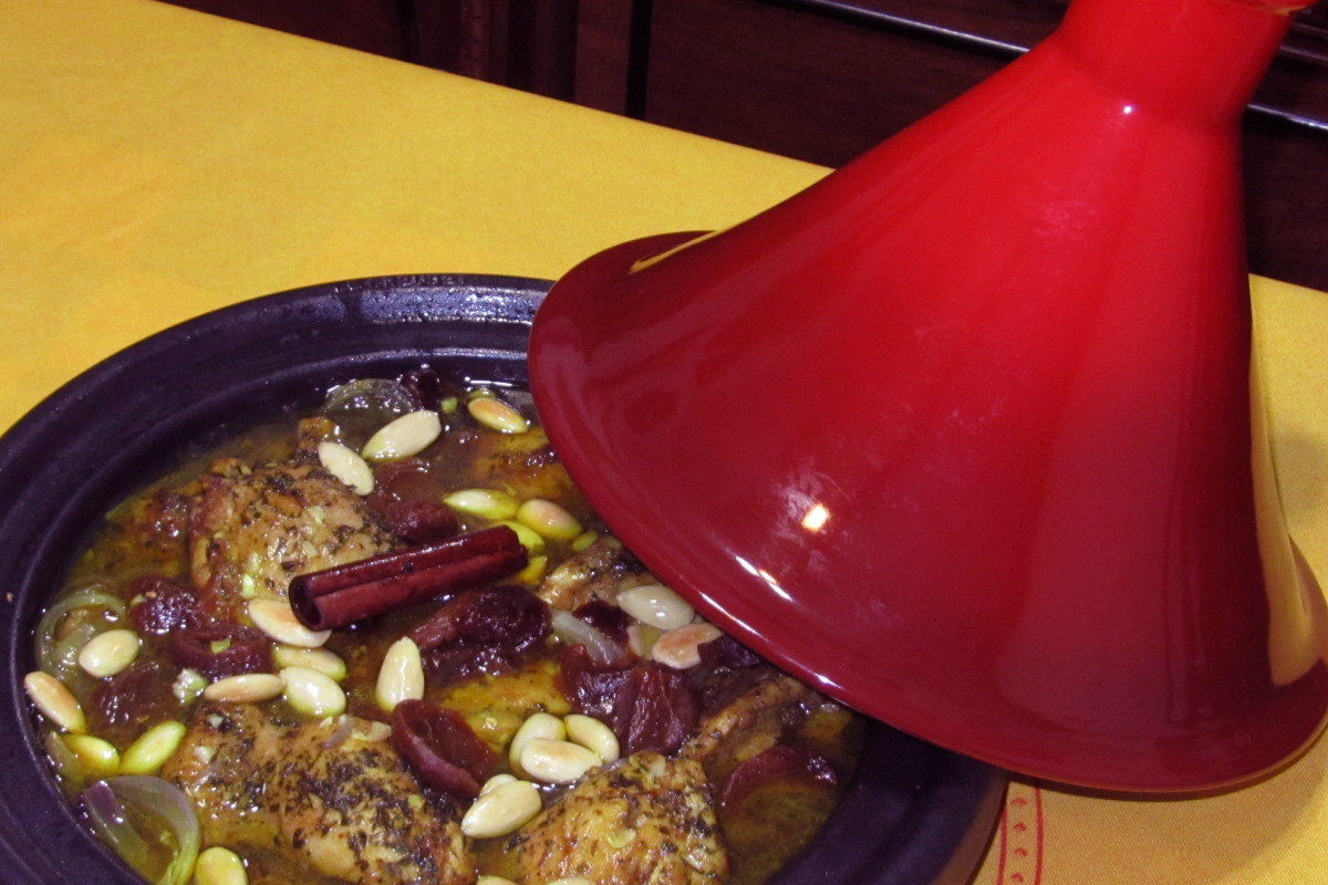 Low-Stove Chicken Tagine with Apricots and Almonds