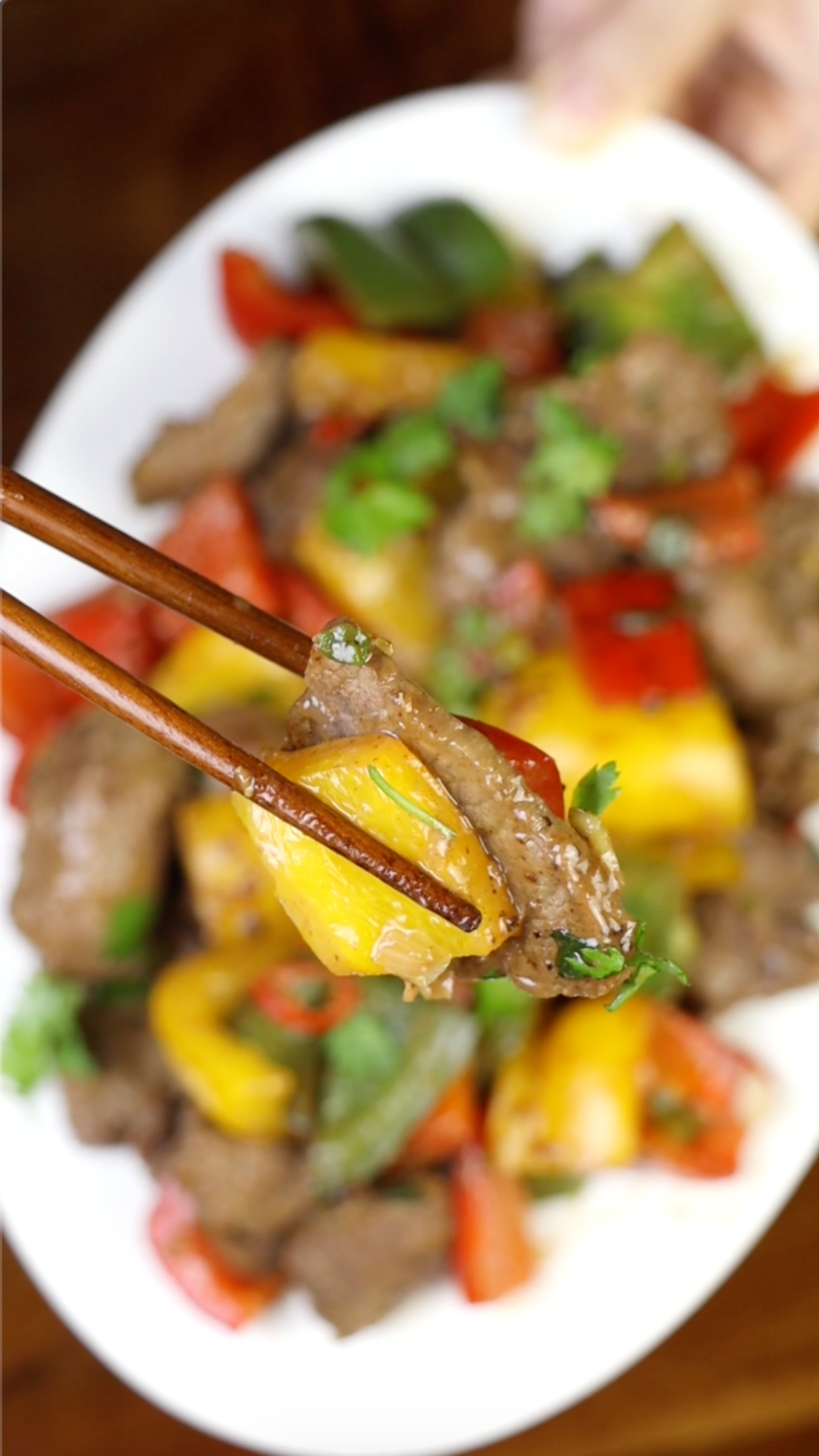 Quick Stir-Fried Beef with Bell Peppers and Ginger