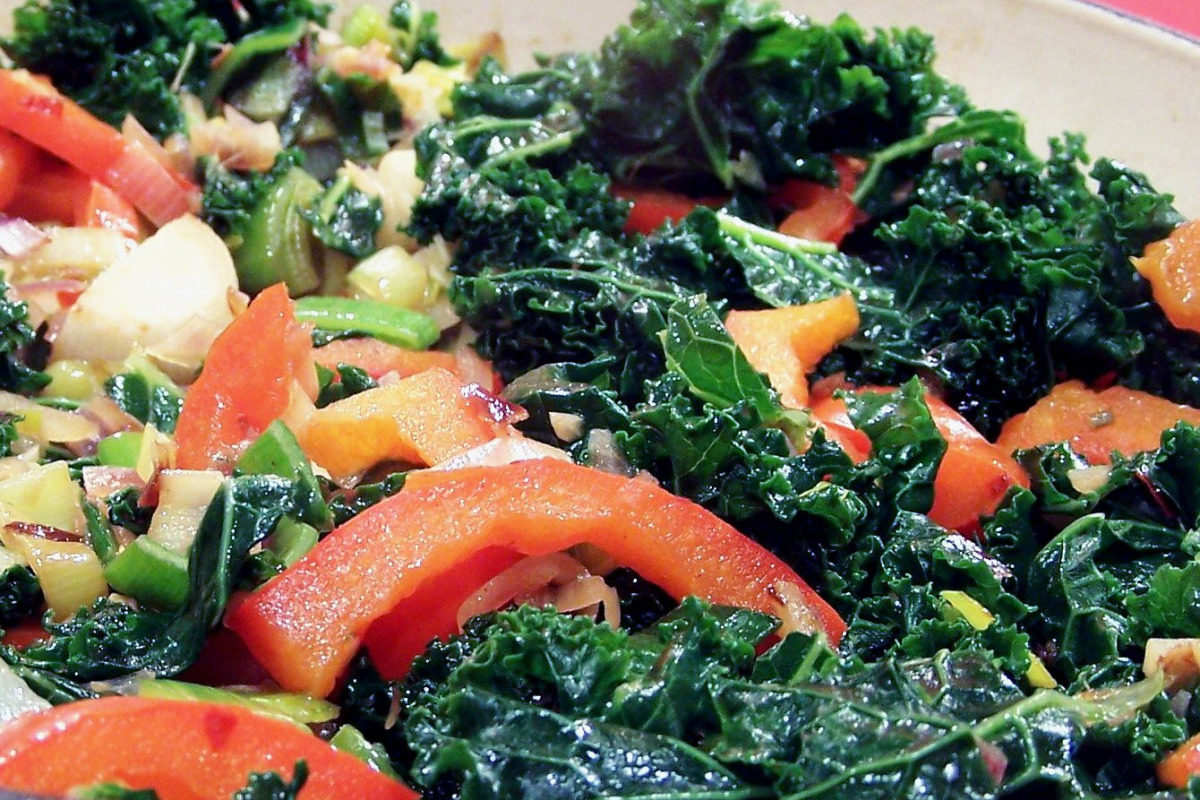 Stir-Fried Mid-Rib Kale with Garlic and Chili