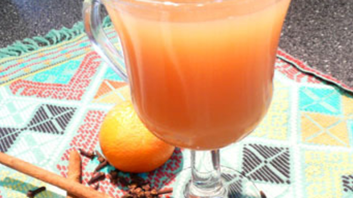 Warm Cinnamon-Spiced Apple Cider Punch