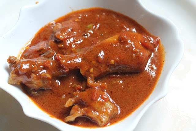 Intuitive Cardamom and Spade-Spiced Chicken Curry