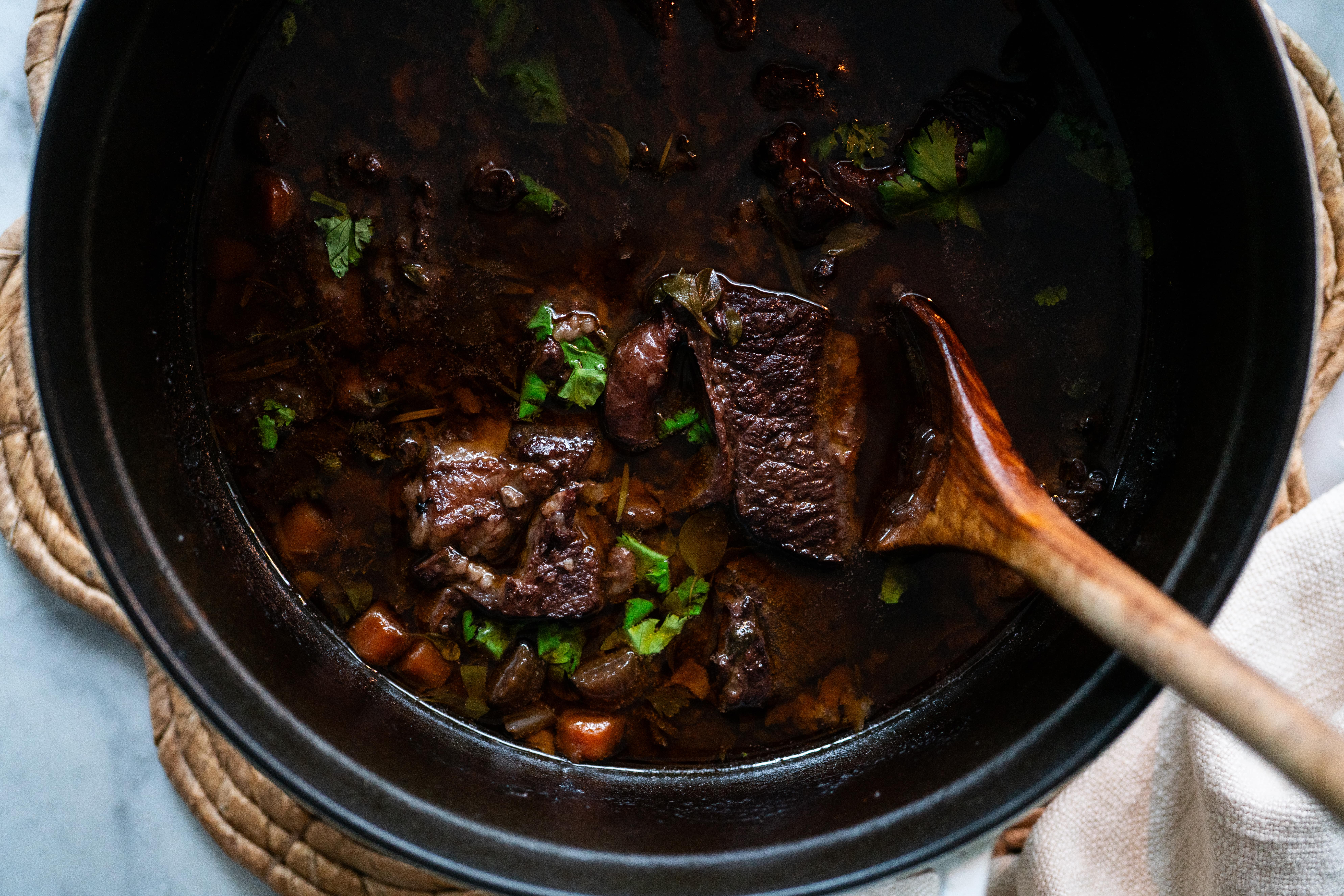 Low-Temperature Braised Beef Short Ribs with Red Wine Reduction