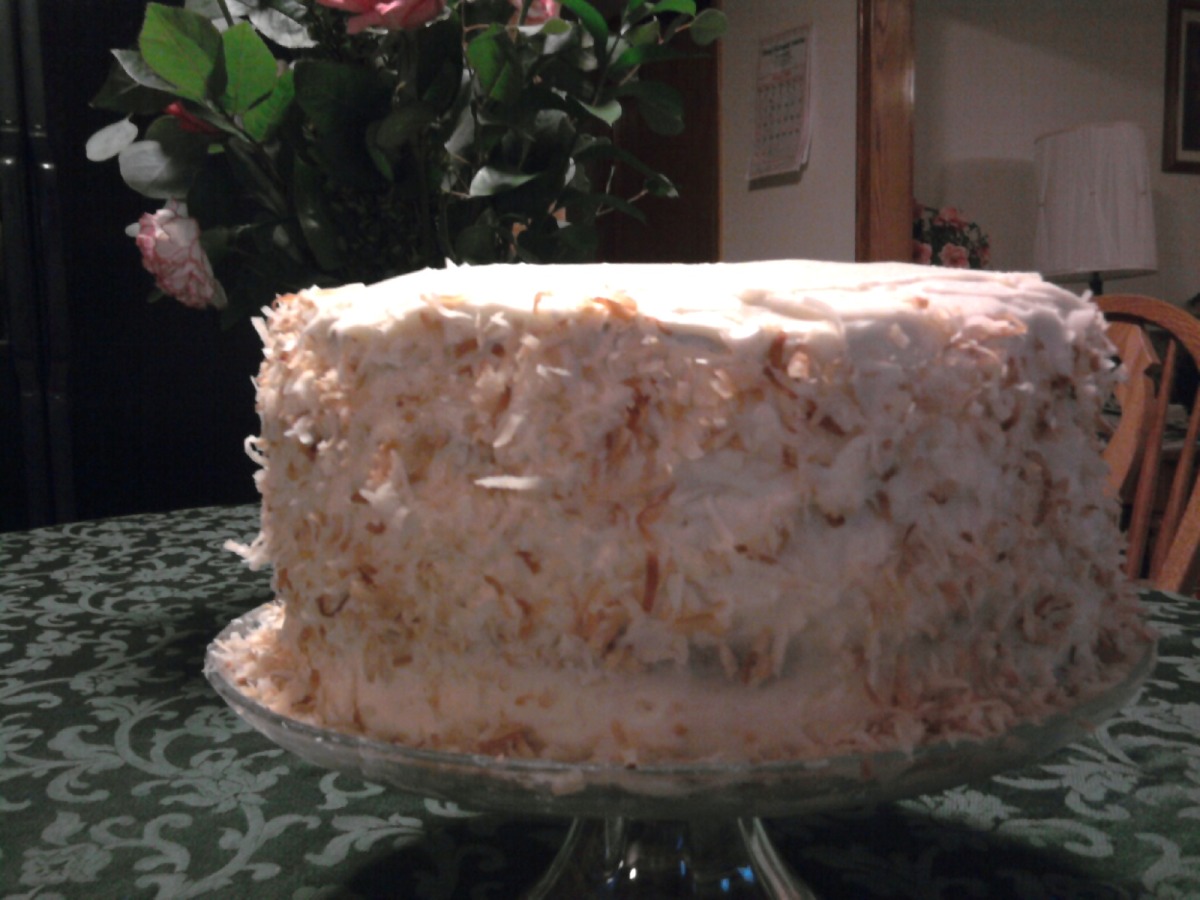 Pastel de Guayabera (Coconut Cake)