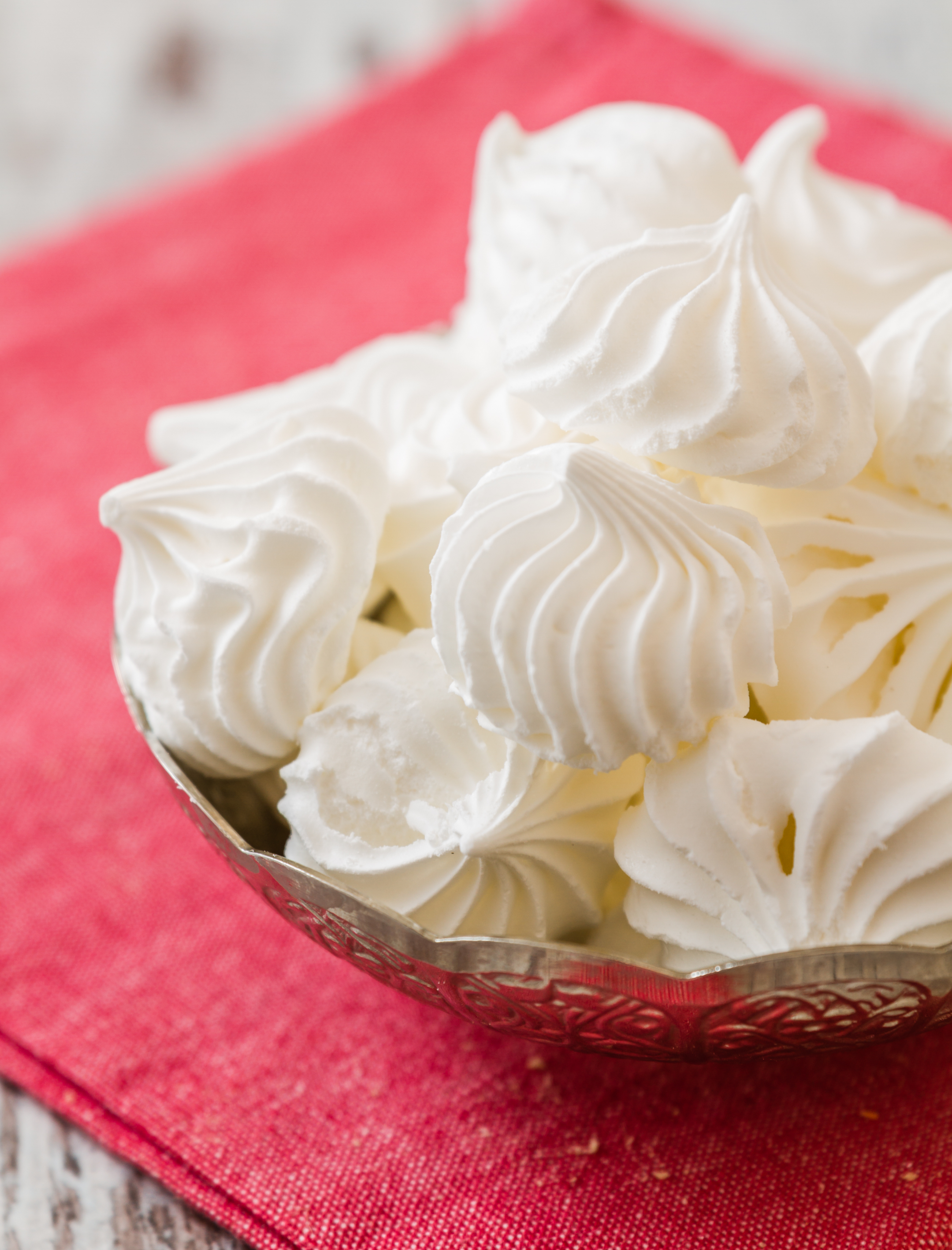 Baked Ecuadorian Suspiros Meringue Swirls